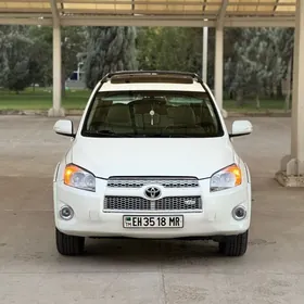 Toyota RAV4 2011