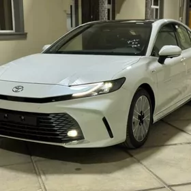 Toyota Camry 2025