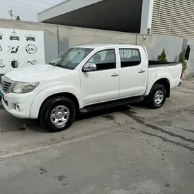 Toyota Hilux 2015