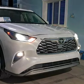 Toyota Highlander 2022