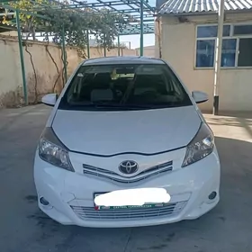 Toyota Yaris 2013