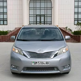 Toyota Sienna 2016