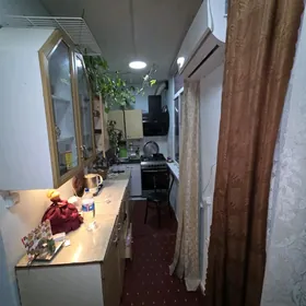 ГОСТИНКА. 10 МКР.  40М2