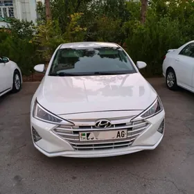 Hyundai Elantra 2019