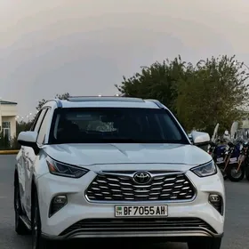 Toyota Highlander 2022
