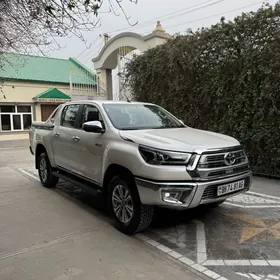 Toyota Hilux 2022