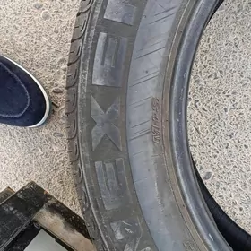 Pokryžka 235/60/18.