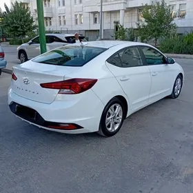 Hyundai Elantra 2020