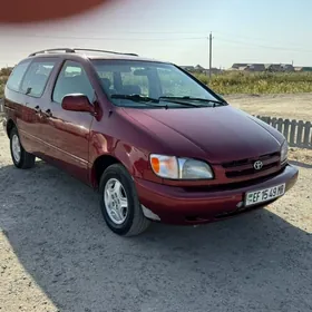 Toyota Sienna 2000