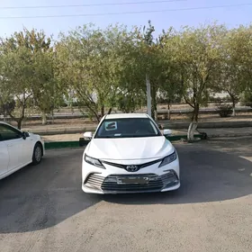 Toyota Camry 2022