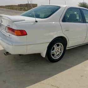 Toyota Camry 2001