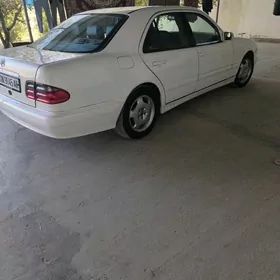 Mercedes-Benz E320 2002