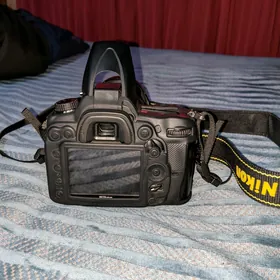 Nikon d 7000