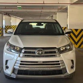 Toyota Highlander 2019