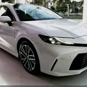 Toyota Camry 2025