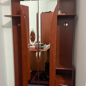 Прихожая полка