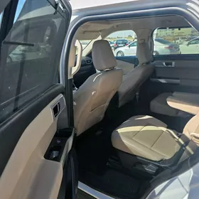 Ford Explorer 2023