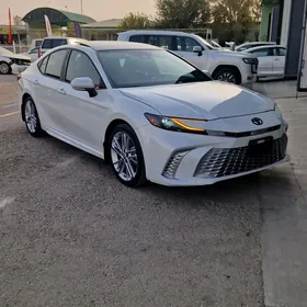 Toyota Camry 2025
