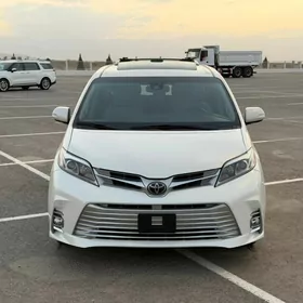 Toyota Sienna 2020
