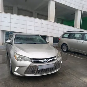 Toyota Camry 2016