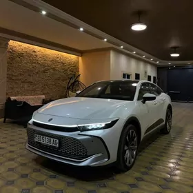 Toyota Crown 2023