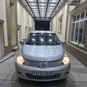 Nissan Versa 2010