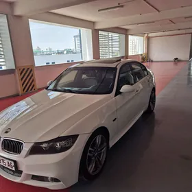 BMW 330 2011