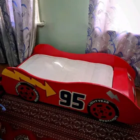 Детская кроватка.