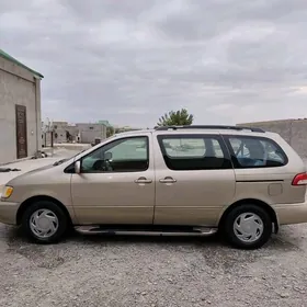 Toyota Sienna 2002