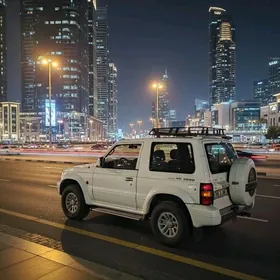 Mitsubishi Pajero 1991