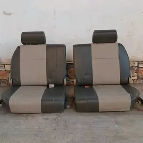 3 ryad sideniya land cruiser