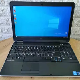 NOUTBUK i7