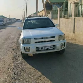 Infiniti QX4 2000