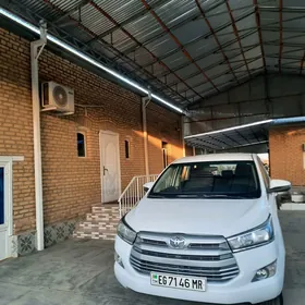 Toyota Innova 2020
