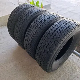 DUNLOP  265 70 16