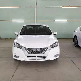 Nissan Versa 2021