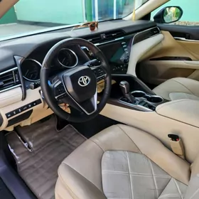 Toyota Camry 2018