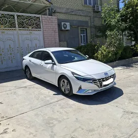 Hyundai Elantra 2022