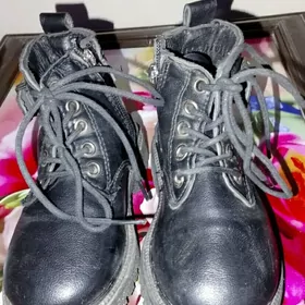 Детская обувь разная