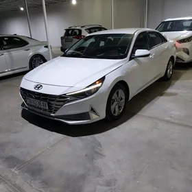 Hyundai Elantra 2022