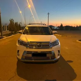 Toyota Highlander 2018