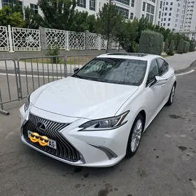 Lexus ES 350 2019