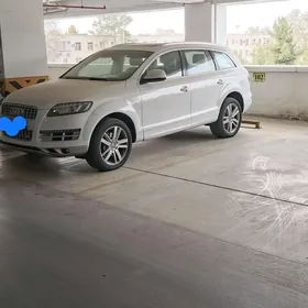 Audi Q7 2012