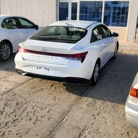 Hyundai Elantra 2021