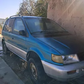 Mitsubishi Chariot 1993