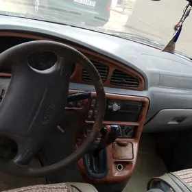 Kia Carnival 2001