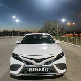 Toyota Camry 2021