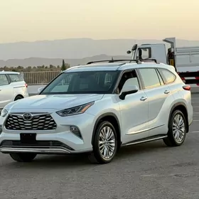 Toyota Highlander 2021
