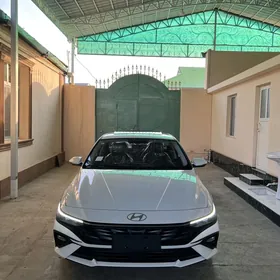 Hyundai Elantra 2025