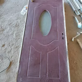 oy gapy bilen ramkaly ayna